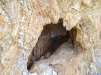 Αχαία - Αγρίδι - Μικρή Σπηλιά με Σταλακτίτες