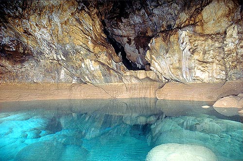 Σπήλαιο Λημνών
