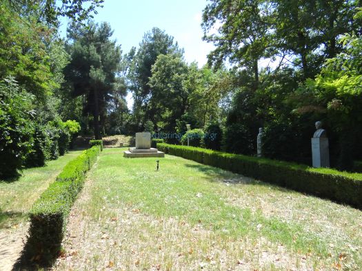 Episkopi's Park - Status of Benefactors
