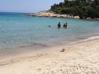 Mikro Karydi beach with fine sand and blue waters