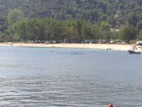 The municipal camping in Achlada is located in front of the beach
