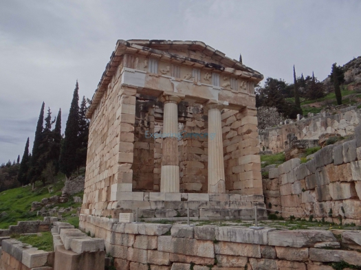 Fokida-Delphi-Athenian Treasury