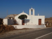 Η εκκλησία του Αγίου Δημητρίου στο δρόμο από τη Χώρα στην ’νω Μεριά