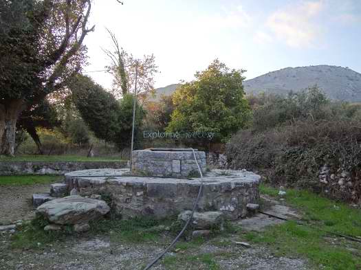Pafsanias Well