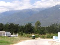 Το βουνό Μπέλες υψώνεται πάνω από το χωριό Μεγαλοχώρι στις Σέρρες