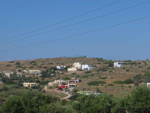 The settlement Agros in the inland of Syros