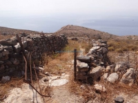 The beginning of the trail to the cave of Agios Stefanos