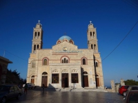 Ο Ιερός Ναός της Αναστάσεως στο λόφο Δήλι πάνω από την Ερμούπολη