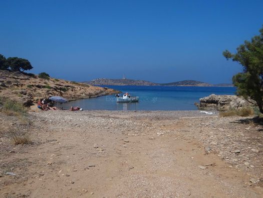 The small bay Firo Laggoni, just before Azolimnos
