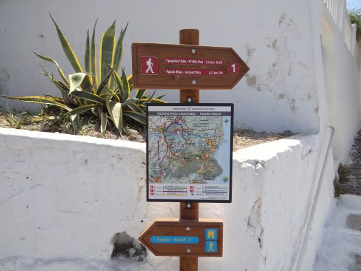 Cyclades - Santorini - Pyrgos - Paths