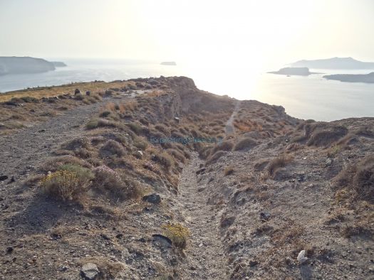 Cyclades - Santorini - Start of path to Plaka thermal Spa