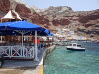 Cyclades - Santorini - Ammoudi - Red Shark