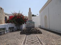 Cyclades - Santorini - Megalochori - War Memorial
