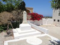 Cyclades - Therasia - Manolas - Monument
